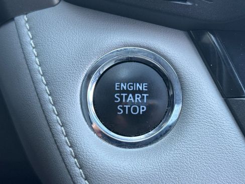 Used 2017 Toyota RAV4 Platinum image 26