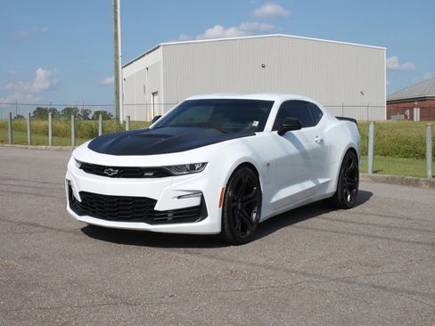Used 2021 Chevrolet Camaro SS image 3