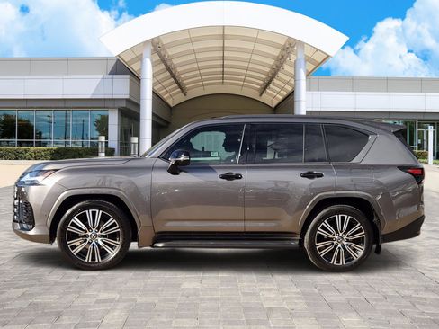 New 2026 Lexus LX 700h Luxury image 3