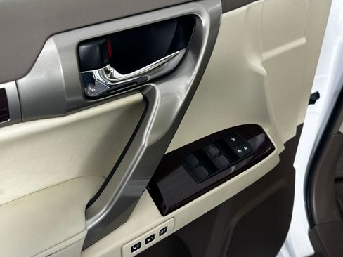 Used 2019 Lexus GX 460 Premium image 25