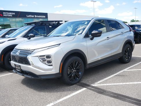 Used 2024 Mitsubishi Eclipse Cross LE AWD/4WD image 3