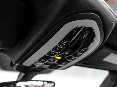 Used 2016 Porsche Cayenne AWD/4WD image 25