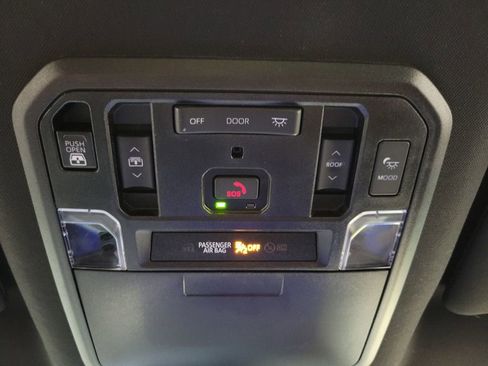 Used 2022 Toyota Tundra Platinum w/ Advanced Package AWD/4WD image 23