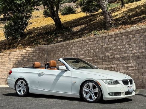 Used 2010 BMW 335i Convertible RWD image 1