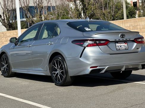Used 2024 Toyota Camry SE image 6