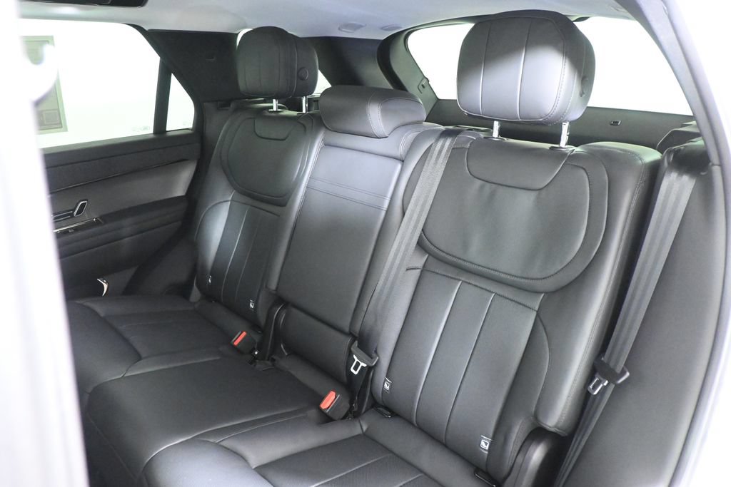 Used 2024 Land Rover Range Rover Sport SE AWD/4WD image 4