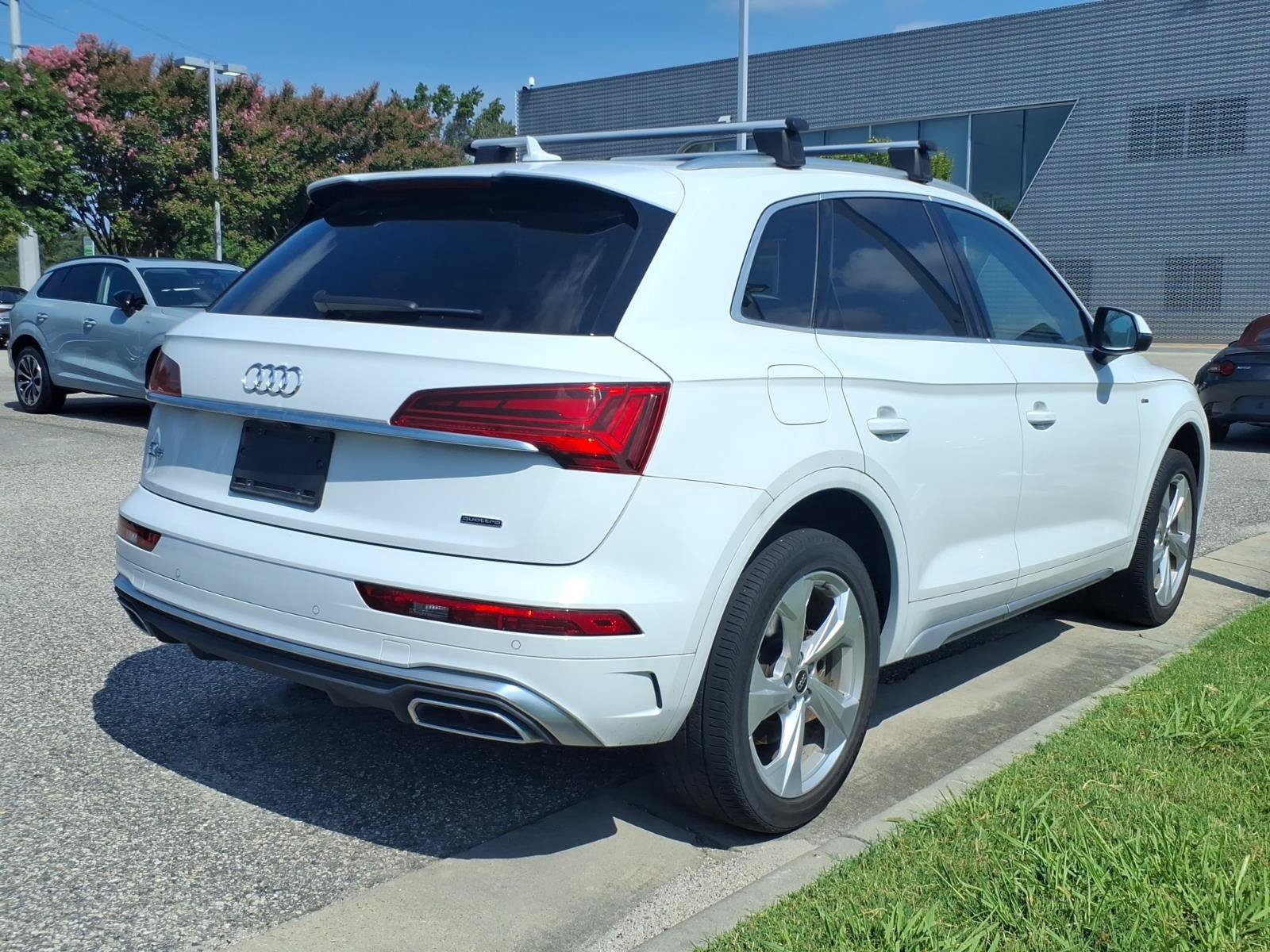 Used 2023 Audi Q5 2.0T Premium Plus w/ Premium Plus Package AWD/4WD image 3