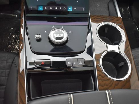 Used 2025 Cadillac Escalade Sport Platinum AWD/4WD image 19