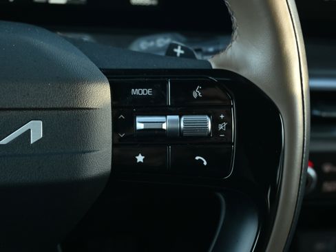 Used 2026 Kia Sorento SX Prestige w/ Olive Brown Leather Package image 33