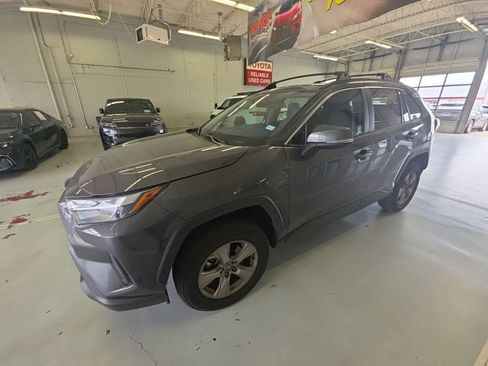 Used 2025 Toyota RAV4 XLE FWD image 1