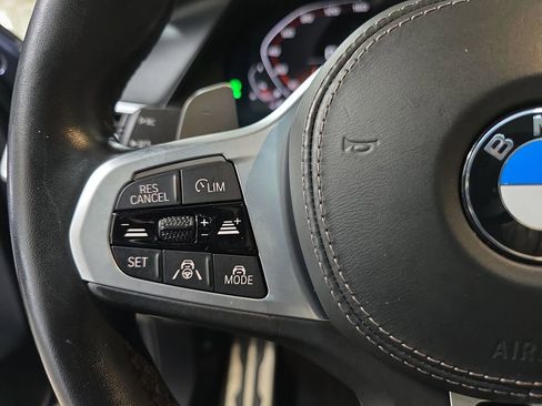 Used 2021 BMW X7 M50i w/ Dynamic Handling Package AWD/4WD image 20