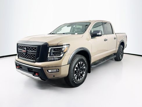 Used 2021 Nissan Titan PRO-4X w/ Pro-4x Convenience Package AWD/4WD image 3