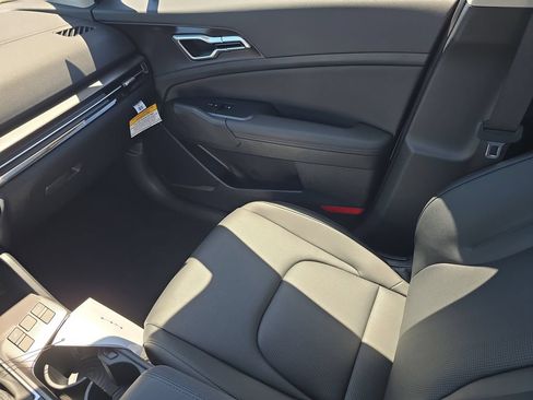 New 2026 Kia Sportage EX FWD image 16