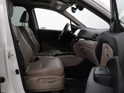Used 2018 Honda Pilot Elite image 11