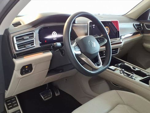 Used 2025 Volkswagen Atlas SEL Premium R-Line image 9