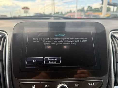 Used 2017 Chevrolet Malibu LT FWD image 20