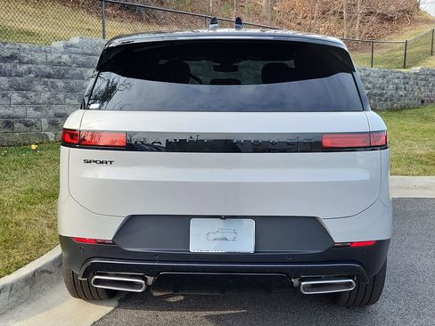 New 2026 Land Rover Range Rover Sport SE AWD/4WD image 7