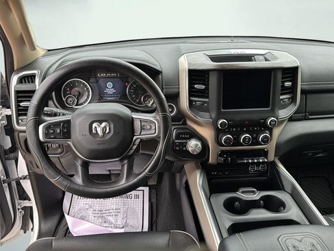 Used 2019 RAM 1500 Laramie AWD/4WD image 10