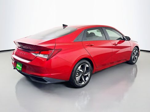 Used 2023 Hyundai Elantra SEL w/ Convenience Package image 10