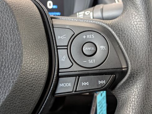 Used 2022 Toyota Corolla LE FWD image 23