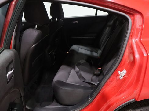 Used 2015 Dodge Charger SE w/ Popular Equipment Group image 7