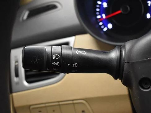Used 2012 Hyundai Elantra GLS w/ Preferred Pkg 3 FWD image 23