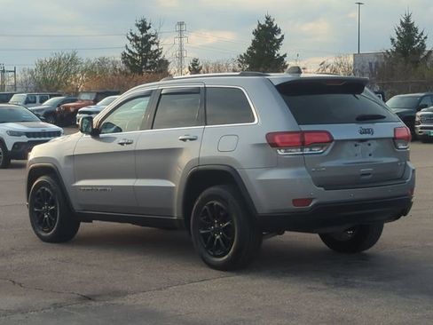 Used 2021 Jeep Grand Cherokee Laredo AWD/4WD image 5