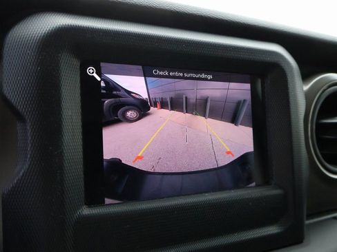 Used 2022 Jeep Gladiator Sport image 33