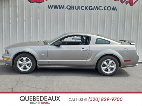 Used 2009 Ford Mustang GT RWD image 4