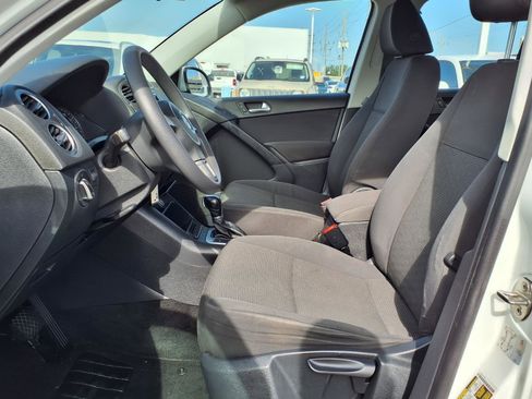Used 2017 Volkswagen Tiguan S FWD image 17