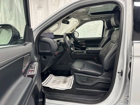 Used 2025 Ford Expedition Max Platinum AWD/4WD image 10