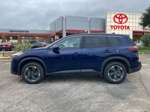 Used 2025 Nissan Rogue SV FWD image 6