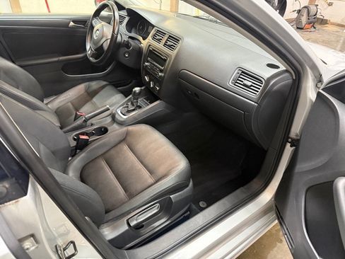 Used 2012 Volkswagen Jetta SE image 9