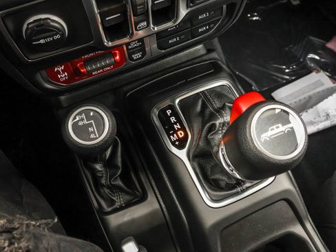 New 2025 Jeep Gladiator Rubicon w/ Convenience Group image 21