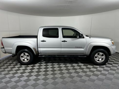 Used 2010 Toyota Tacoma PreRunner RWD image 4