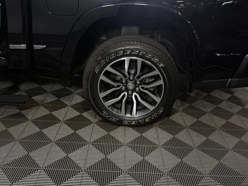 Used 2025 RAM 1500 Limited AWD/4WD image 11