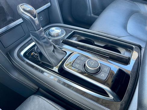 Used 2024 INFINITI QX80 Luxe image 16