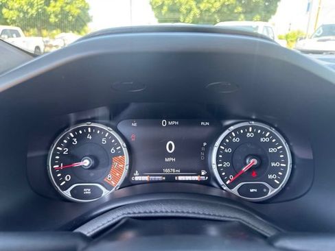 Used 2023 Jeep Renegade Trailhawk AWD/4WD image 19