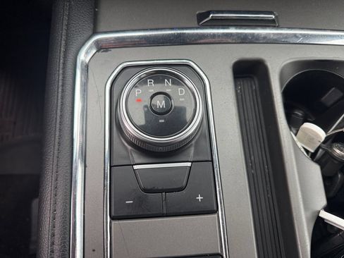 Used 2019 Ford Expedition XLT w/ Equipment Group 202A AWD/4WD image 28