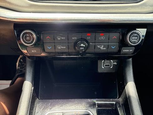 Used 2022 Jeep Compass Limited w/ Sun and Sound Group AWD/4WD image 18