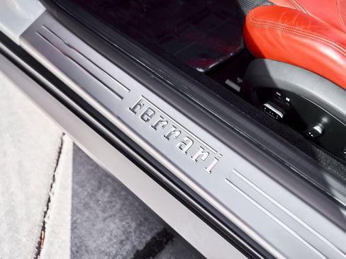 Used 2019 Ferrari GTC4Lusso image 38