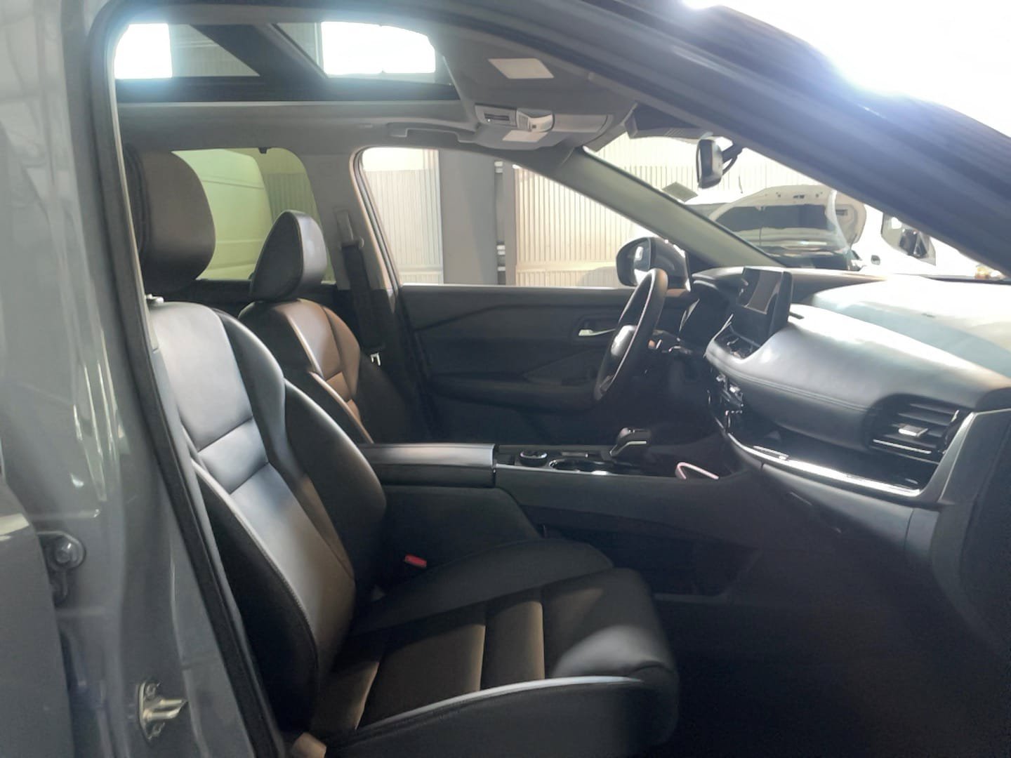 Used 2025 Nissan Rogue SL w/ SL Premium Package AWD/4WD image 22