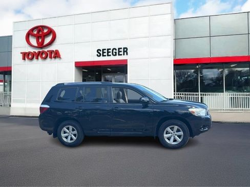 Used 2010 Toyota Highlander SE AWD/4WD image 2