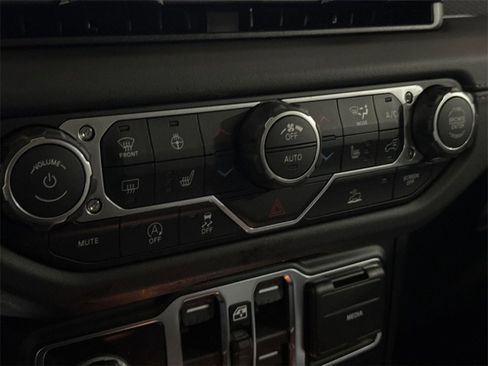 New 2026 Jeep Wrangler Unlimited Rubicon image 17