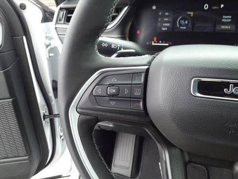 New 2025 Jeep Grand Cherokee L Laredo AWD/4WD image 13