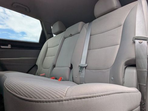 Used 2015 Kia Sorento LX FWD image 12