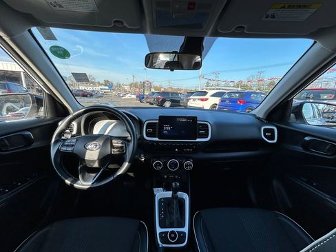 Used 2023 Hyundai Venue Limited w/ Cargo Package image 19