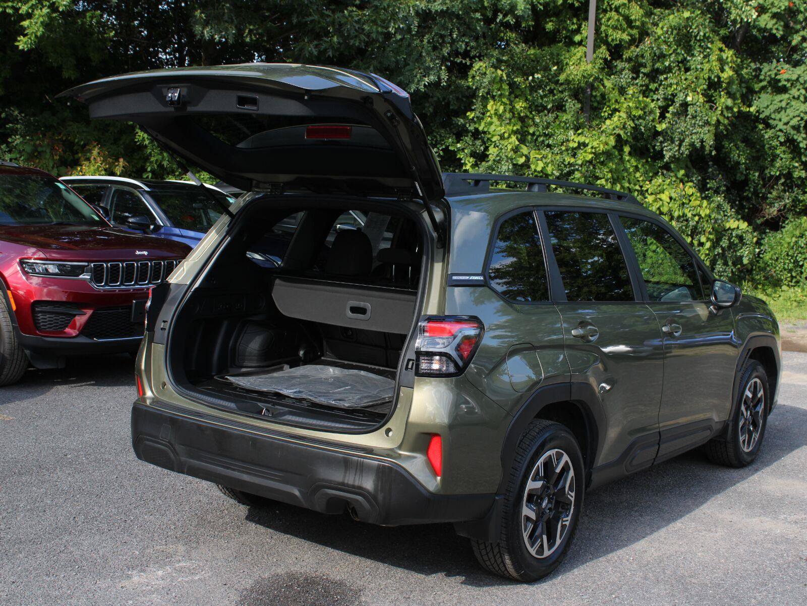 Certified 2025 Subaru Forester Premium AWD/4WD image 7