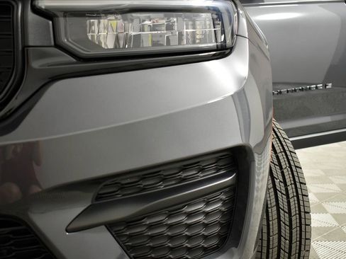 Used 2024 Jeep Grand Cherokee Altitude image 2