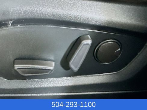 Used 2022 Ford Explorer XLT image 18